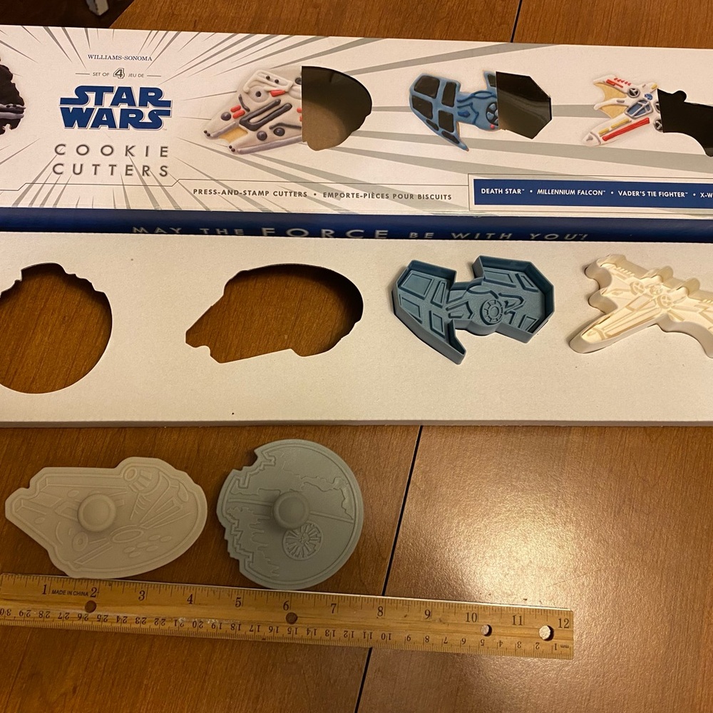 NIB Star Wars Cookie Cutters Set of 4 Williams Sonoma Xwing Death Star Falcon - Picture 7 of 9